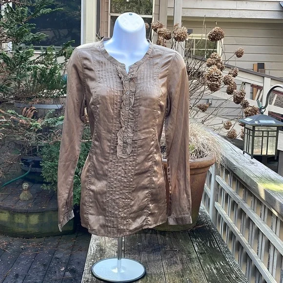 🎉HP🎉✨NWT Eddie Bauer Women’s Longsleeved 💥Silk💥blouse YEAR-ROUND GO-TO - Picture 1 of 11